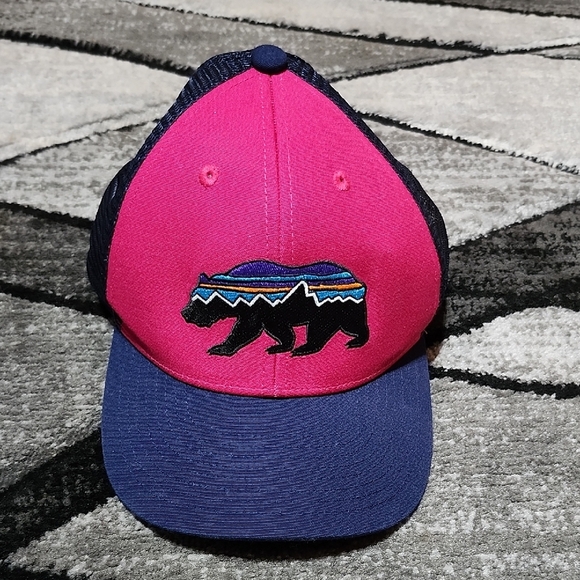 Patagonia Accessories - PATAGONIA EMBROIDERED FITZ ROY BEAR LAYBACK MESH SNAP-BACK TRUCKER CAP HAT